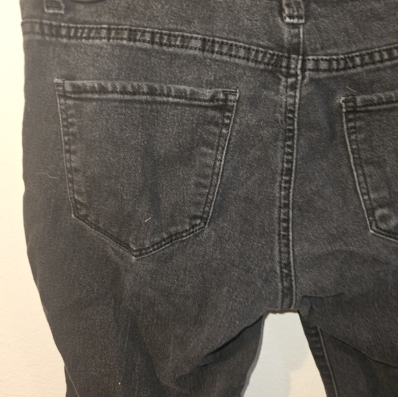 Forever 21 Womans Black Bermuda Shorts Size 27 - Picture 9 of 10